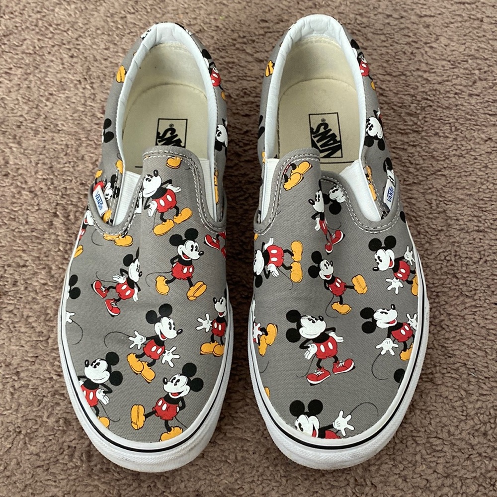 Vans x Disney Mickey Mouse Men’s Size 10 classic slip on